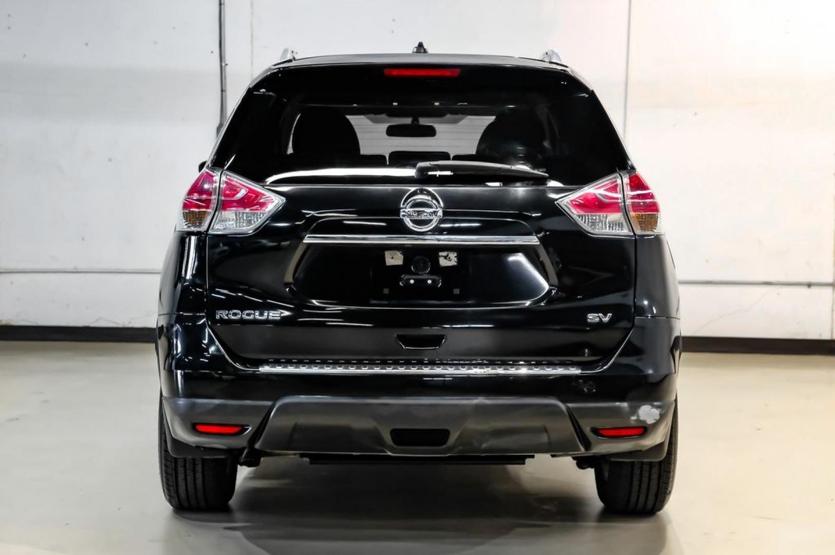 2015 Super Black /Charcoal Nissan Rogue SV (5N1AT2ML0FC) with an 2.5L I4 DOHC 16V engine, CVT transmission, located at 15300 Midway Rd., Addison, TX, 75001, (972) 702-0011, 32.958321, -96.838074- Photo#12