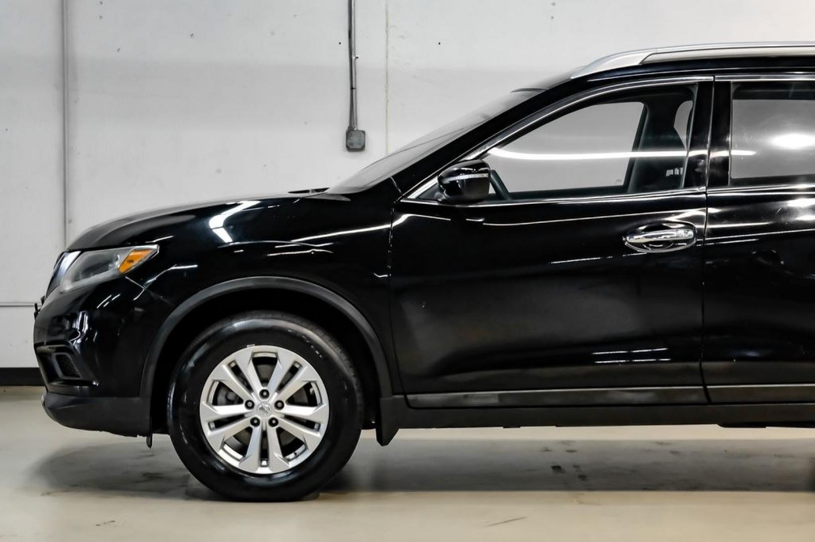 2015 Super Black /Charcoal Nissan Rogue SV (5N1AT2ML0FC) with an 2.5L I4 DOHC 16V engine, CVT transmission, located at 15300 Midway Rd., Addison, TX, 75001, (972) 702-0011, 32.958321, -96.838074- Photo#17