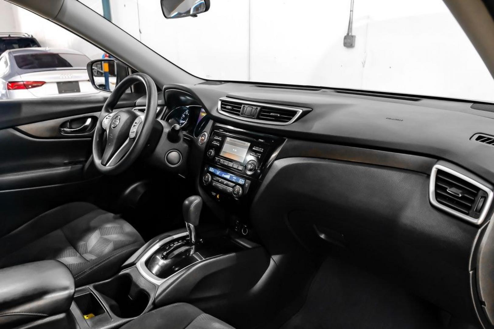 2015 Super Black /Charcoal Nissan Rogue SV (5N1AT2ML0FC) with an 2.5L I4 DOHC 16V engine, CVT transmission, located at 15300 Midway Rd., Addison, TX, 75001, (972) 702-0011, 32.958321, -96.838074- Photo#19
