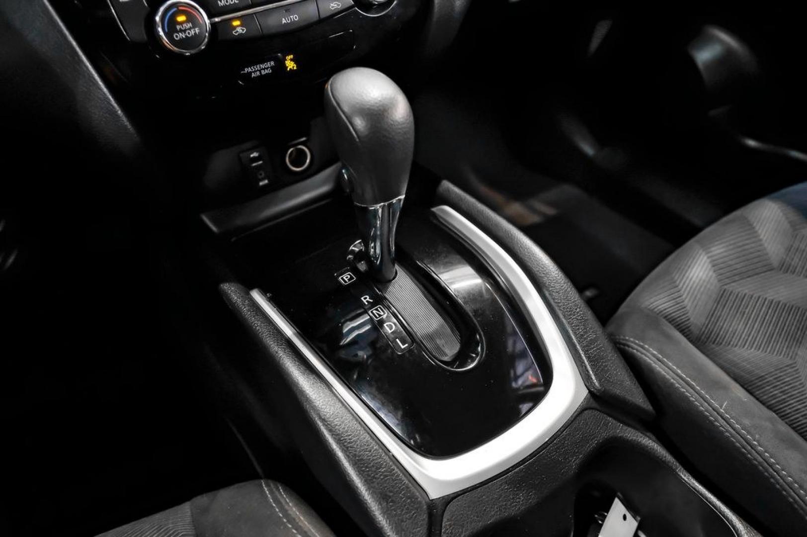 2015 Super Black /Charcoal Nissan Rogue SV (5N1AT2ML0FC) with an 2.5L I4 DOHC 16V engine, CVT transmission, located at 15300 Midway Rd., Addison, TX, 75001, (972) 702-0011, 32.958321, -96.838074- Photo#30