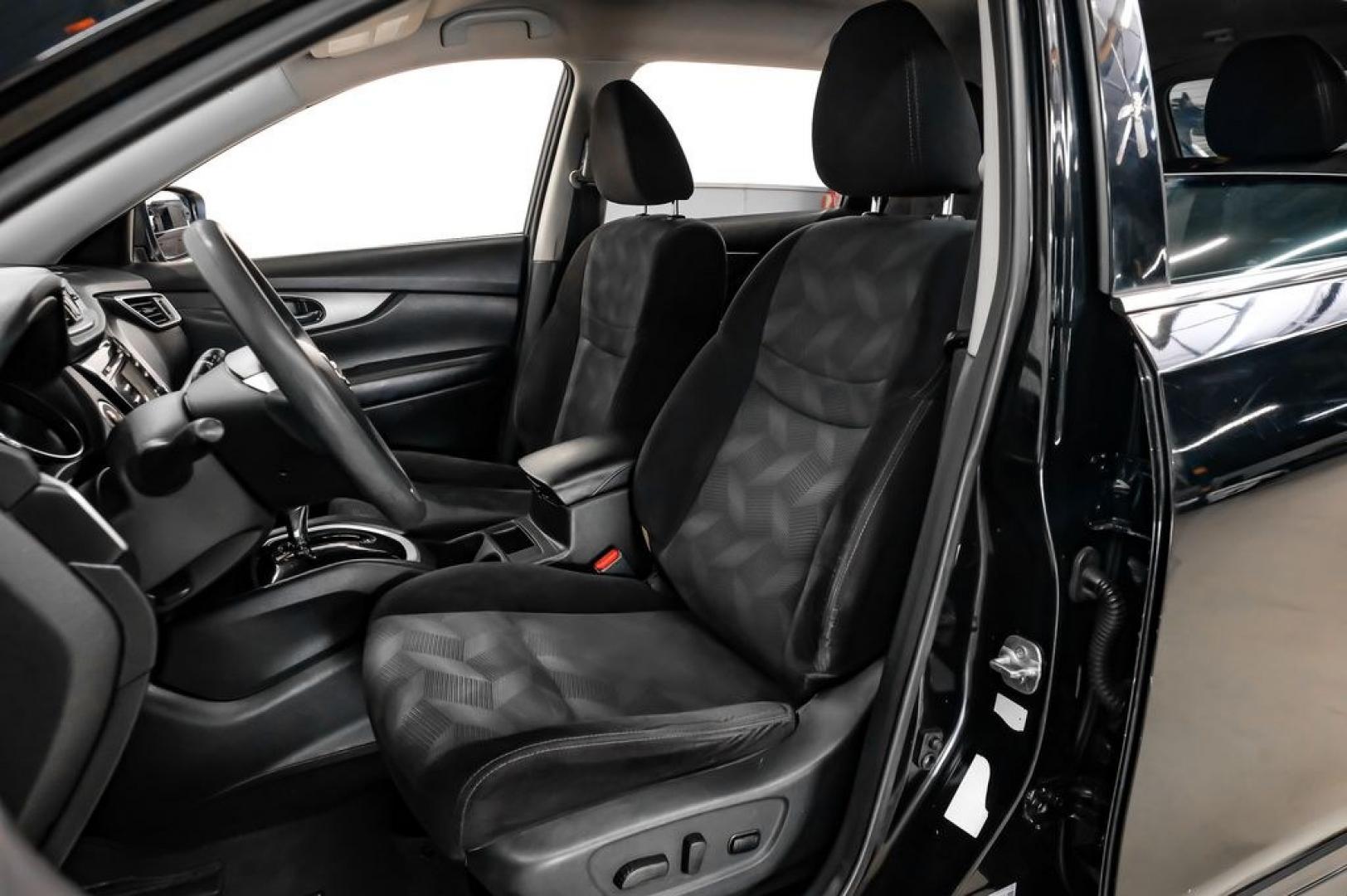 2015 Super Black /Charcoal Nissan Rogue SV (5N1AT2ML0FC) with an 2.5L I4 DOHC 16V engine, CVT transmission, located at 15300 Midway Rd., Addison, TX, 75001, (972) 702-0011, 32.958321, -96.838074- Photo#39