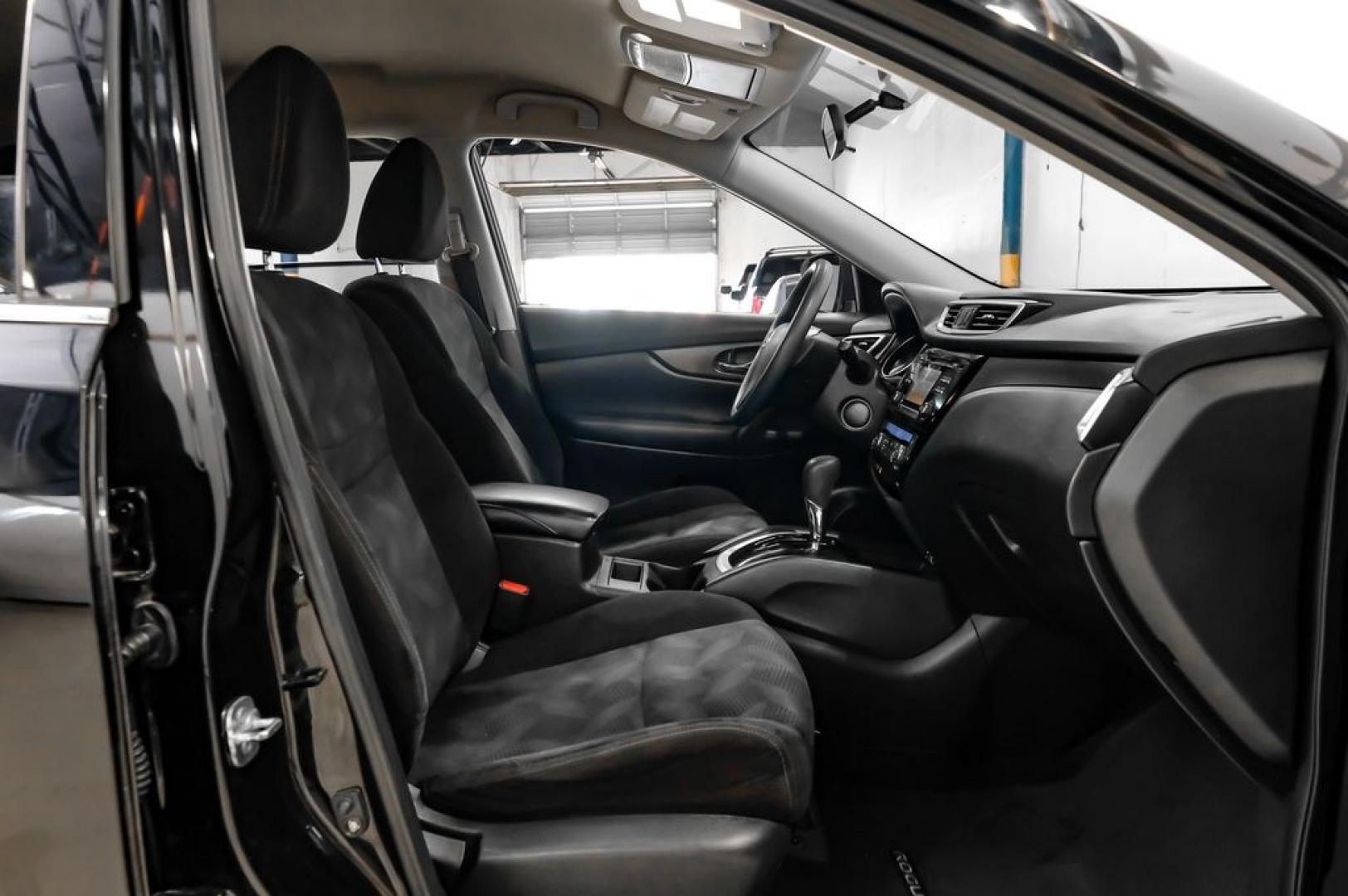 2015 Super Black /Charcoal Nissan Rogue SV (5N1AT2ML0FC) with an 2.5L I4 DOHC 16V engine, CVT transmission, located at 15300 Midway Rd., Addison, TX, 75001, (972) 702-0011, 32.958321, -96.838074- Photo#40