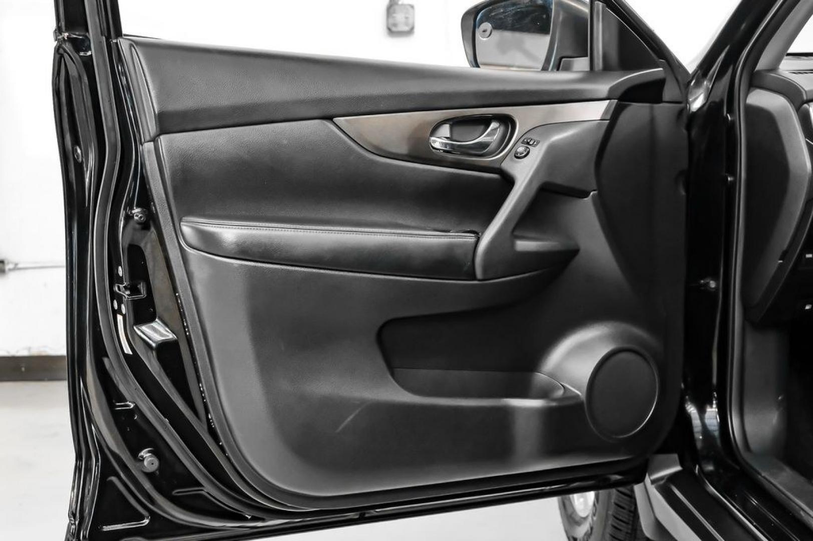 2015 Super Black /Charcoal Nissan Rogue SV (5N1AT2ML0FC) with an 2.5L I4 DOHC 16V engine, CVT transmission, located at 15300 Midway Rd., Addison, TX, 75001, (972) 702-0011, 32.958321, -96.838074- Photo#49
