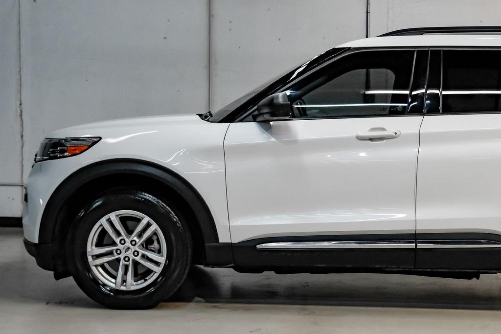 2023 White Metallic /Ebony Ford Explorer XLT (1FMSK7DHXPG) with an 2.3L EcoBoost I-4 engine, Automatic transmission, located at 15300 Midway Rd., Addison, TX, 75001, (972) 702-0011, 32.958321, -96.838074- Photo#11