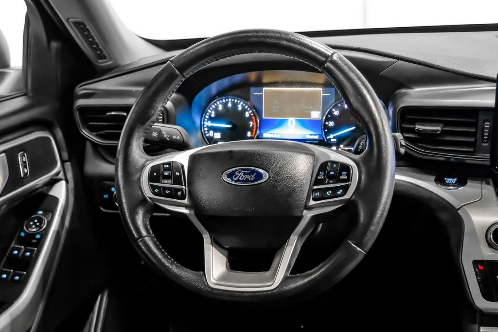 2023 White Metallic /Ebony Ford Explorer XLT (1FMSK7DHXPG) with an 2.3L EcoBoost I-4 engine, Automatic transmission, located at 15300 Midway Rd., Addison, TX, 75001, (972) 702-0011, 32.958321, -96.838074- Photo#15