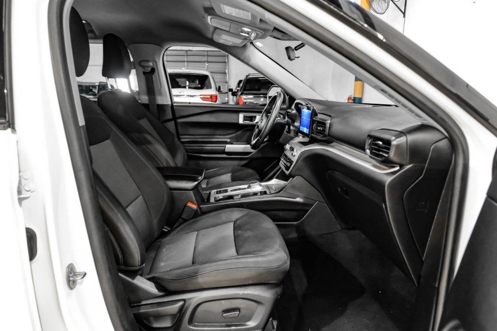 2023 White Metallic /Ebony Ford Explorer XLT (1FMSK7DHXPG) with an 2.3L EcoBoost I-4 engine, Automatic transmission, located at 15300 Midway Rd., Addison, TX, 75001, (972) 702-0011, 32.958321, -96.838074- Photo#30
