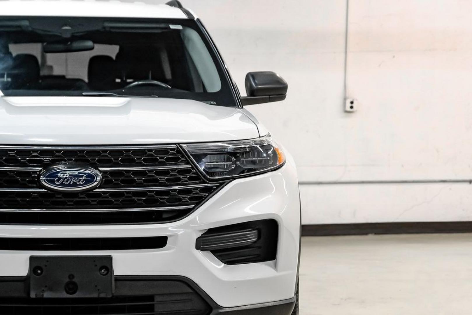 2023 White Metallic /Ebony Ford Explorer XLT (1FMSK7DHXPG) with an 2.3L EcoBoost I-4 engine, Automatic transmission, located at 15300 Midway Rd., Addison, TX, 75001, (972) 702-0011, 32.958321, -96.838074- Photo#47