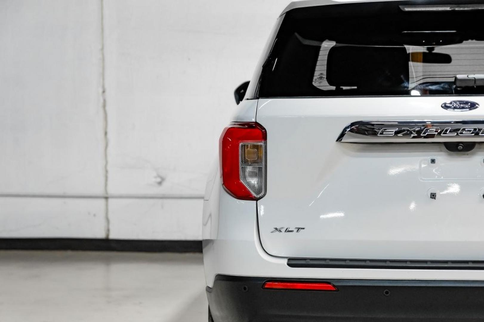 2023 White Metallic /Ebony Ford Explorer XLT (1FMSK7DHXPG) with an 2.3L EcoBoost I-4 engine, Automatic transmission, located at 15300 Midway Rd., Addison, TX, 75001, (972) 702-0011, 32.958321, -96.838074- Photo#48