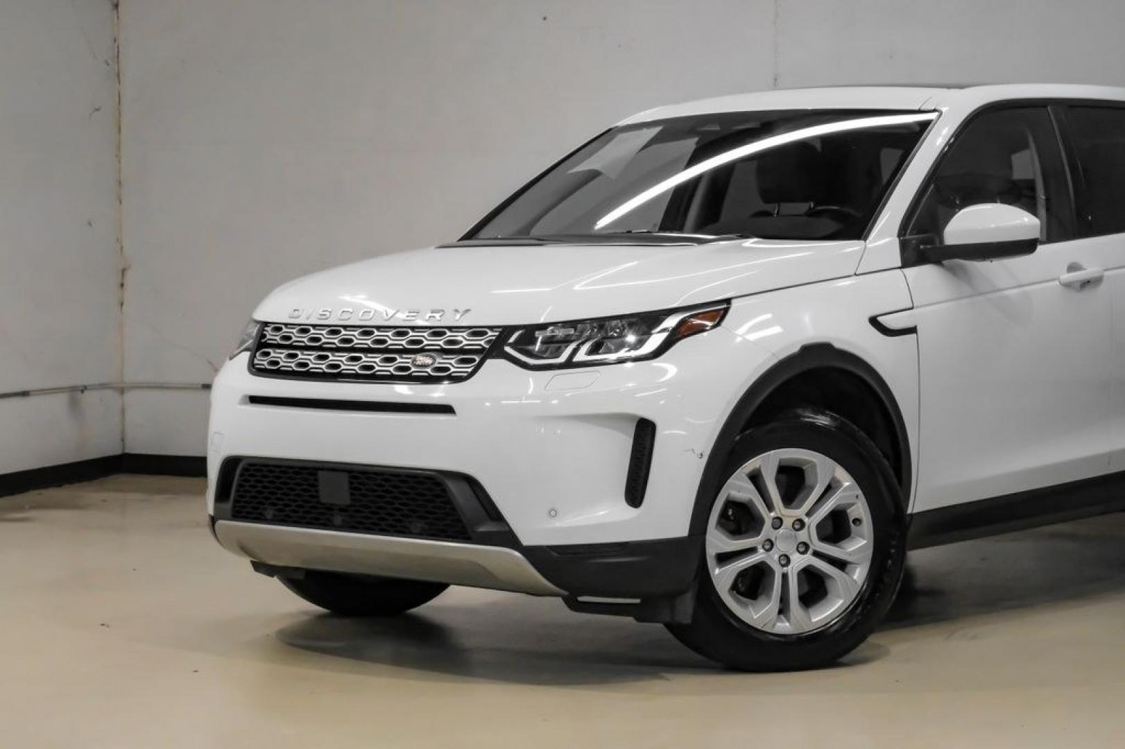 2022 Fuji White /Acorn Land Rover Discovery Sport S (SALCJ2FX0NH) with an 2.0L I4 Turbocharged engine, Automatic transmission, located at 15300 Midway Rd., Addison, TX, 75001, (972) 702-0011, 32.958321, -96.838074- Photo#5