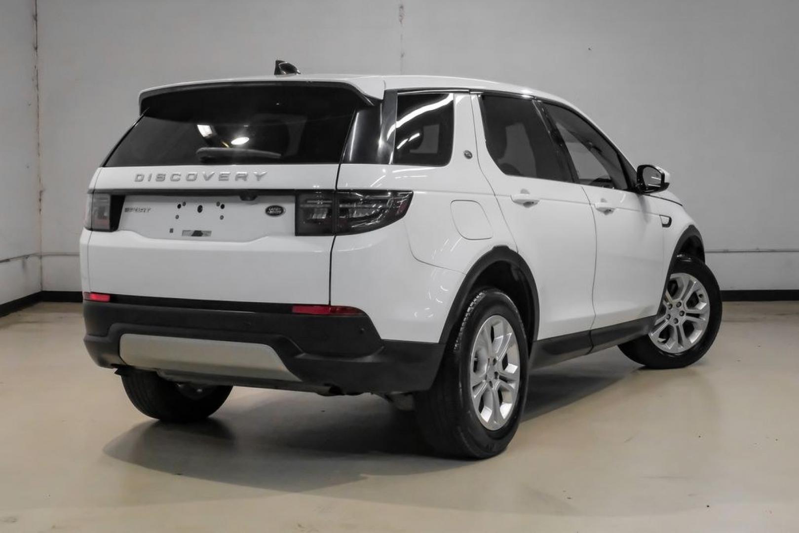 2022 Fuji White /Acorn Land Rover Discovery Sport S (SALCJ2FX0NH) with an 2.0L I4 Turbocharged engine, Automatic transmission, located at 15300 Midway Rd., Addison, TX, 75001, (972) 702-0011, 32.958321, -96.838074- Photo#10