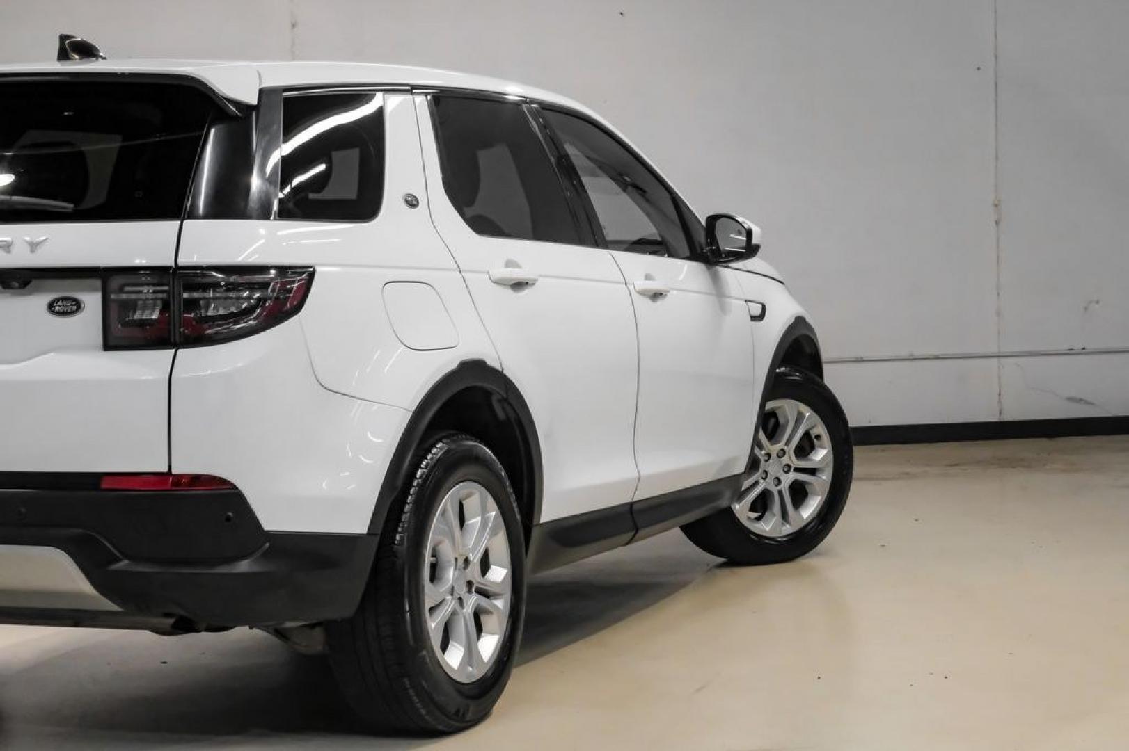 2022 Fuji White /Acorn Land Rover Discovery Sport S (SALCJ2FX0NH) with an 2.0L I4 Turbocharged engine, Automatic transmission, located at 15300 Midway Rd., Addison, TX, 75001, (972) 702-0011, 32.958321, -96.838074- Photo#12