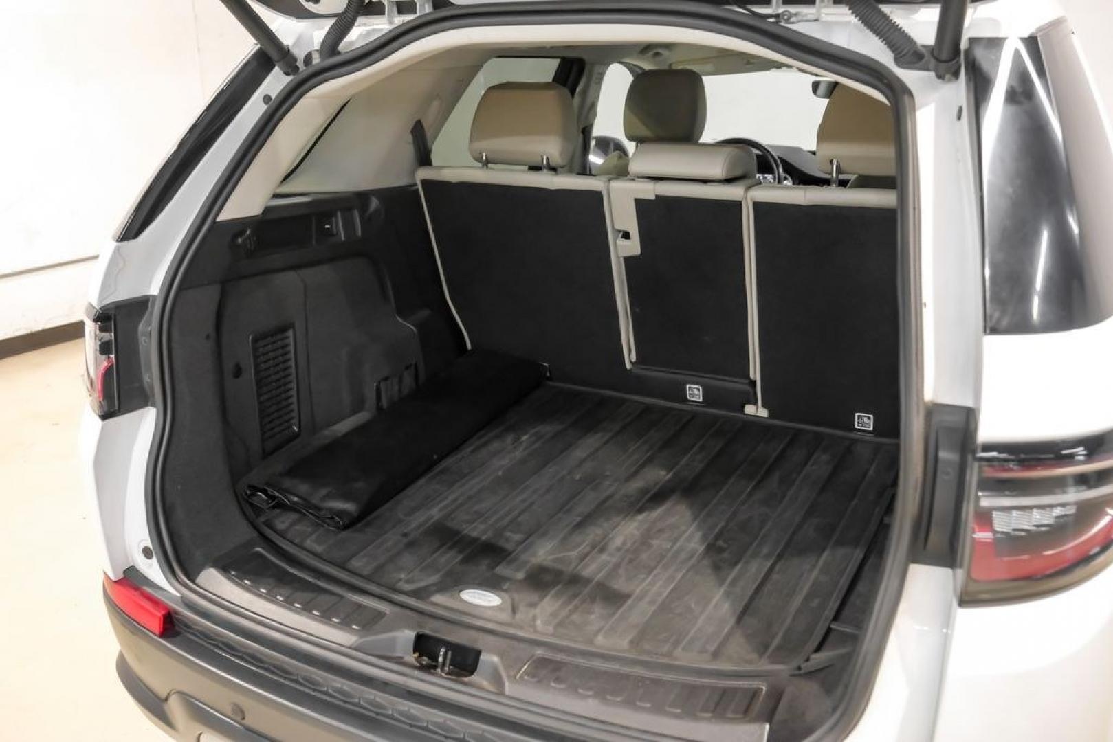 2022 Fuji White /Acorn Land Rover Discovery Sport S (SALCJ2FX0NH) with an 2.0L I4 Turbocharged engine, Automatic transmission, located at 15300 Midway Rd., Addison, TX, 75001, (972) 702-0011, 32.958321, -96.838074- Photo#64