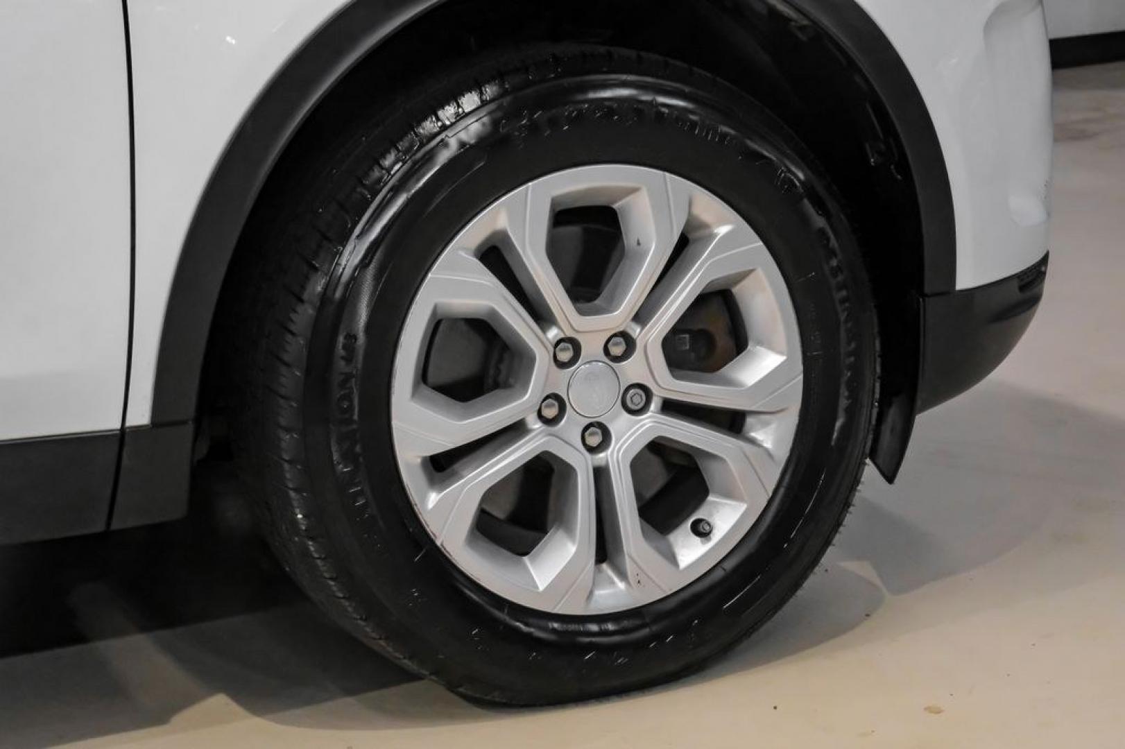 2022 Fuji White /Acorn Land Rover Discovery Sport S (SALCJ2FX0NH) with an 2.0L I4 Turbocharged engine, Automatic transmission, located at 15300 Midway Rd., Addison, TX, 75001, (972) 702-0011, 32.958321, -96.838074- Photo#68