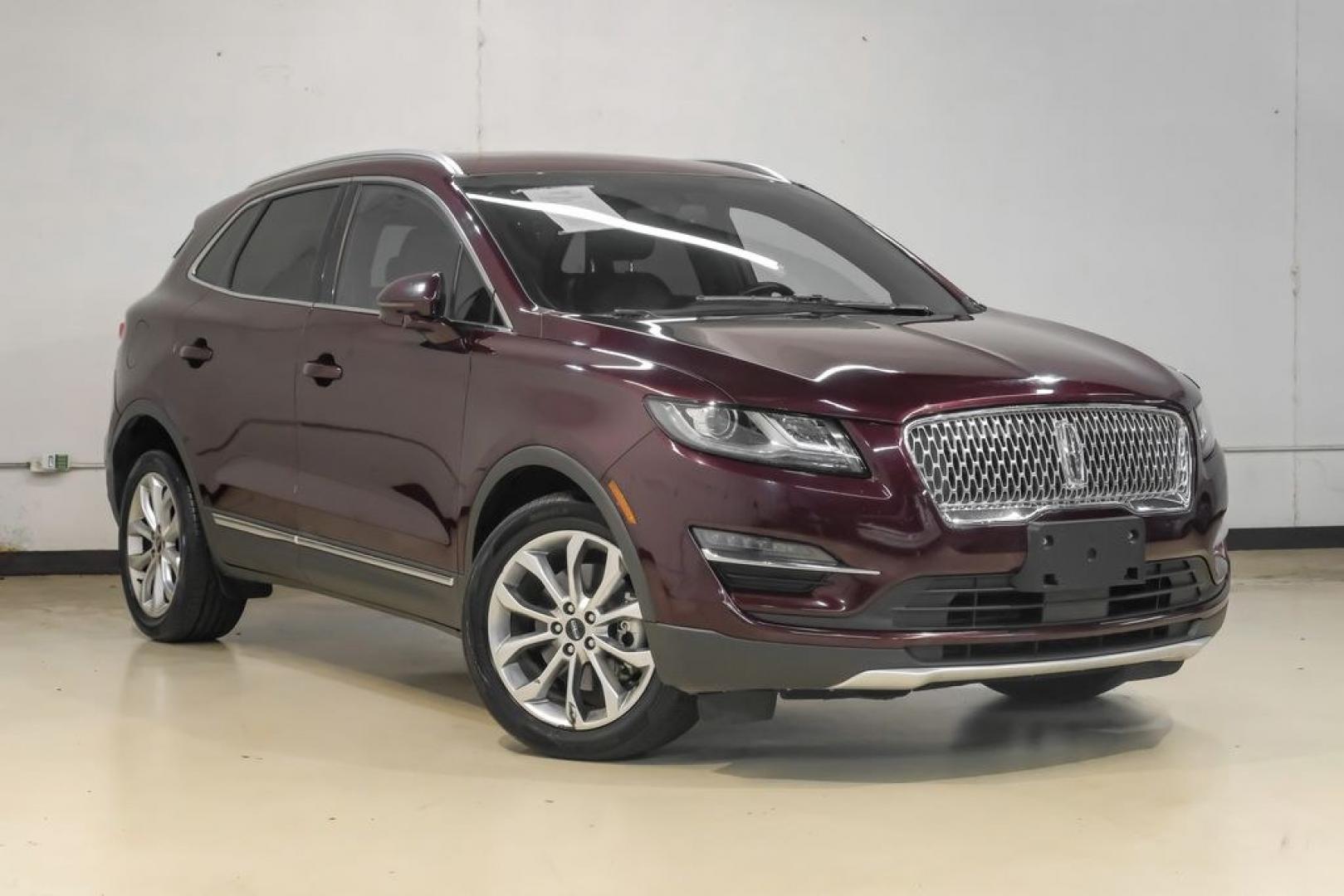 2019 Burgundy /Ebony Lincoln MKC Select (5LMCJ2C97KU) with an 2.0L I4 engine, Automatic transmission, located at 15300 Midway Rd., Addison, TX, 75001, (972) 702-0011, 32.958321, -96.838074- Photo#8