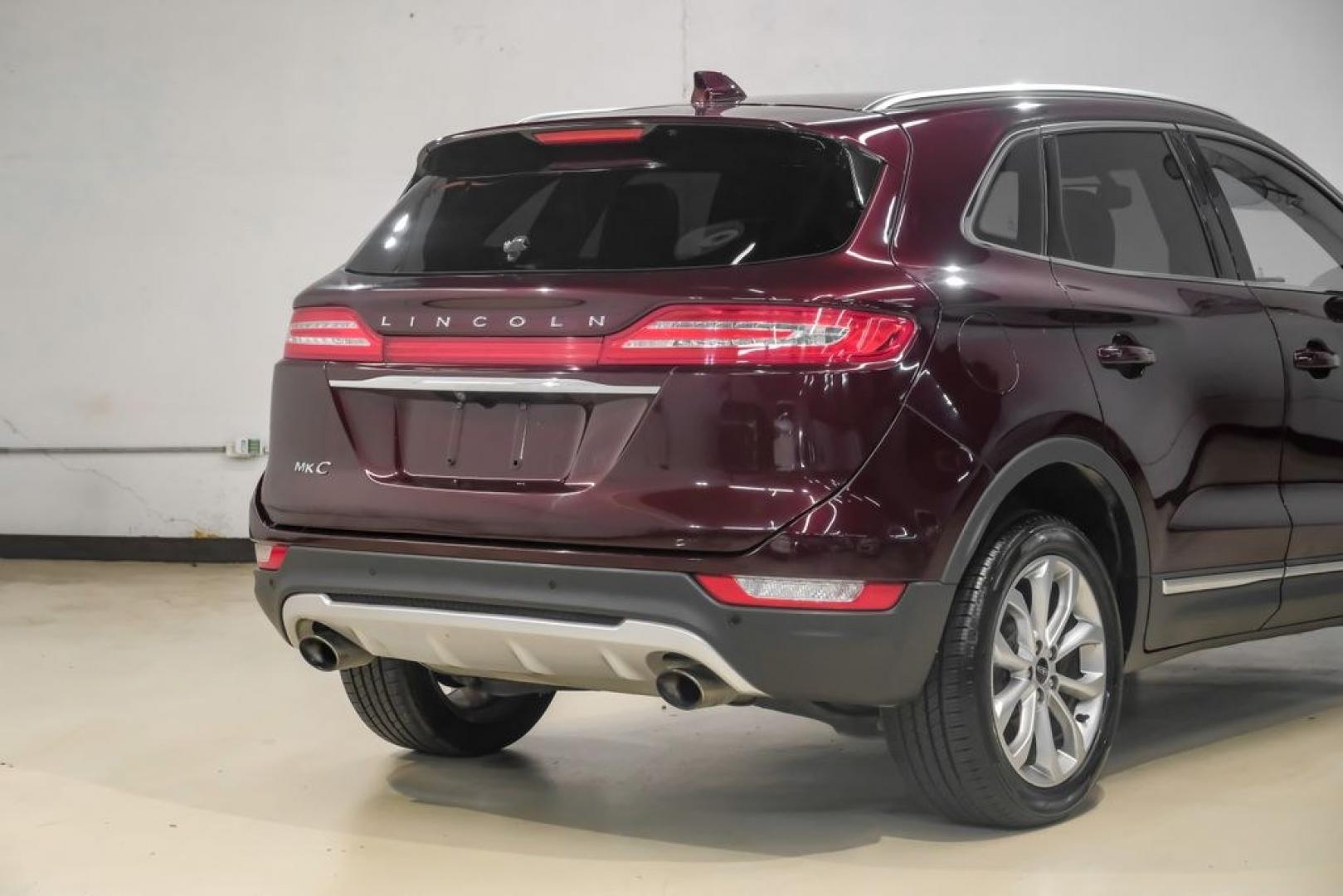 2019 Burgundy /Ebony Lincoln MKC Select (5LMCJ2C97KU) with an 2.0L I4 engine, Automatic transmission, located at 15300 Midway Rd., Addison, TX, 75001, (972) 702-0011, 32.958321, -96.838074- Photo#11