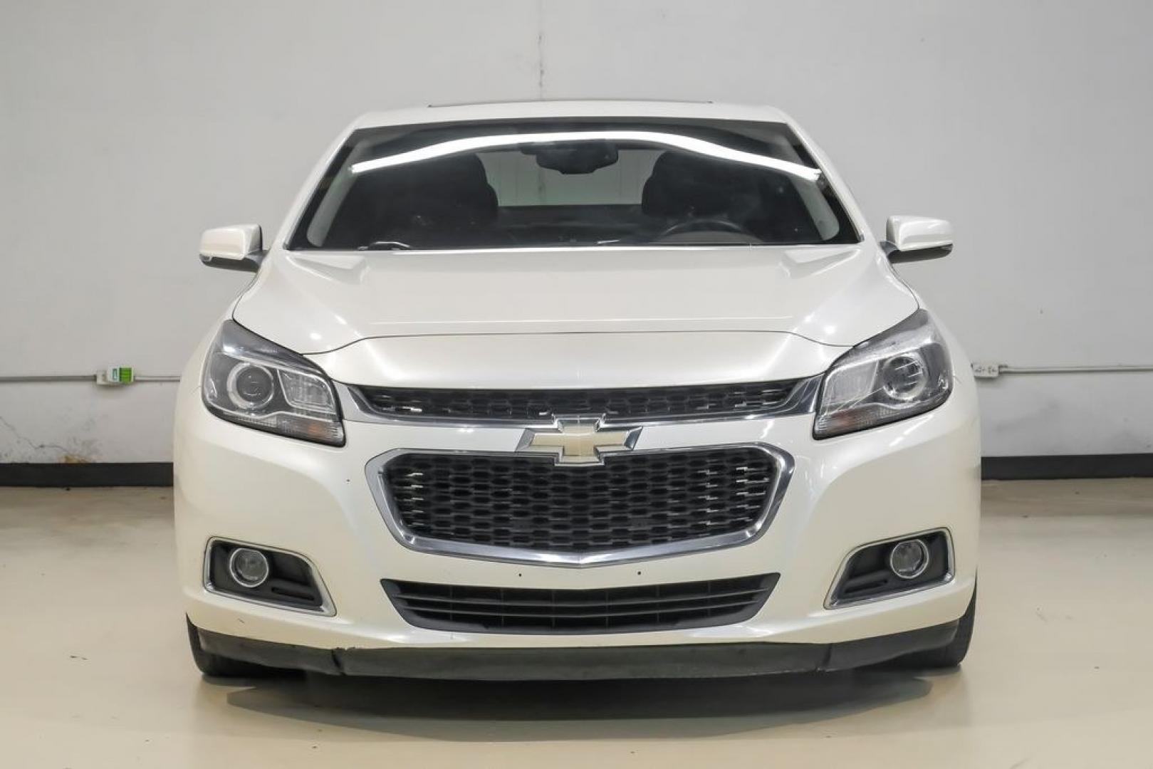 2014 White Diamond Clearcoat /Jet Black/Brownstone Chevrolet Malibu LTZ (1G11J5SX5EF) with an 2.0L 4-Cylinder DGI DOHC VVT Turbocharged engine, Automatic transmission, located at 15300 Midway Rd., Addison, TX, 75001, (972) 702-0011, 32.958321, -96.838074- Photo#6