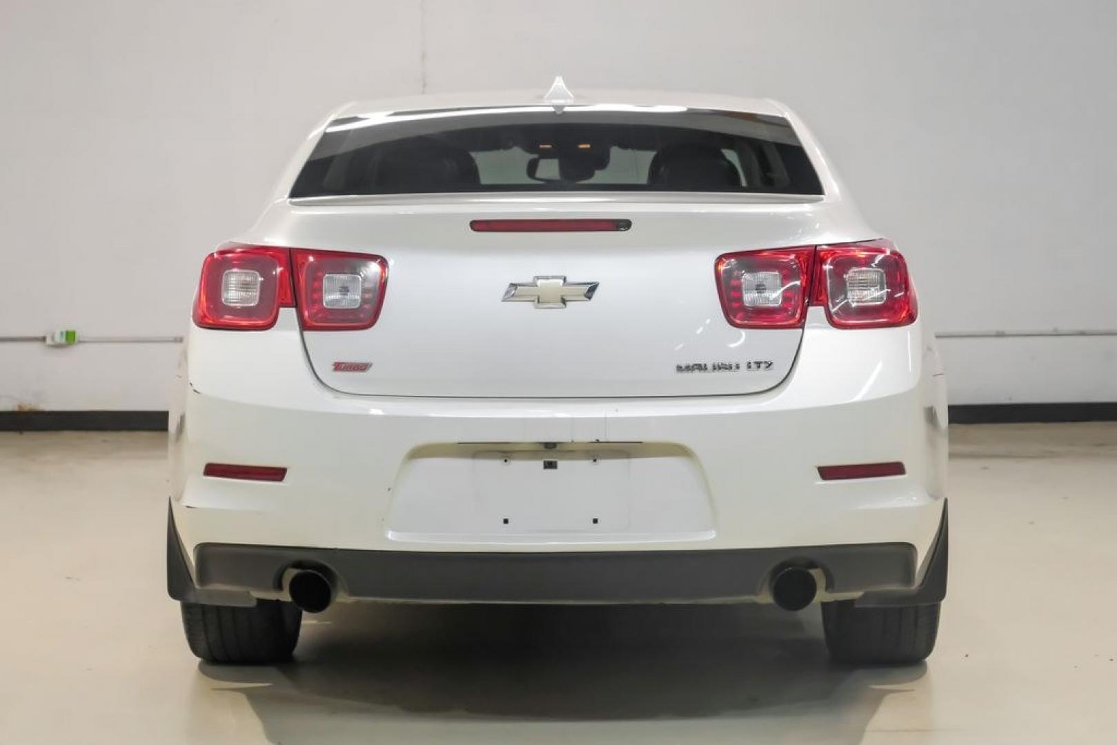 2014 White Diamond Clearcoat /Jet Black/Brownstone Chevrolet Malibu LTZ (1G11J5SX5EF) with an 2.0L 4-Cylinder DGI DOHC VVT Turbocharged engine, Automatic transmission, located at 15300 Midway Rd., Addison, TX, 75001, (972) 702-0011, 32.958321, -96.838074- Photo#12
