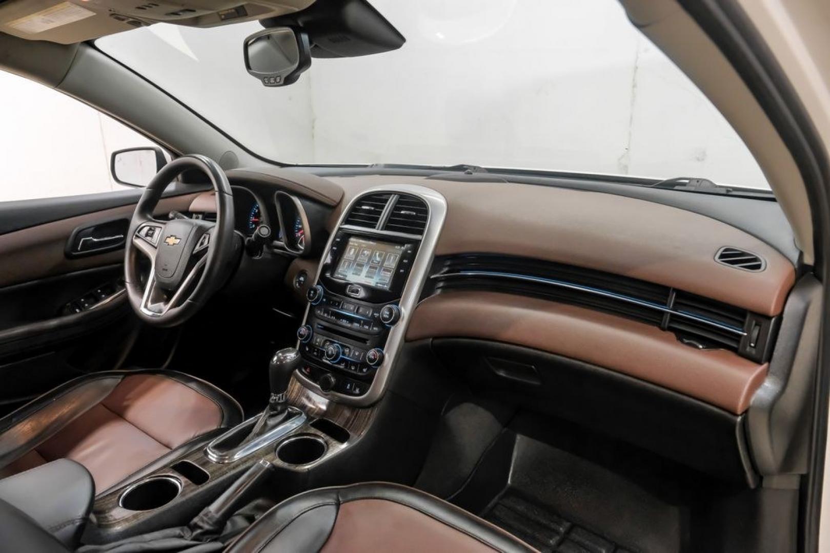 2014 White Diamond Clearcoat /Jet Black/Brownstone Chevrolet Malibu LTZ (1G11J5SX5EF) with an 2.0L 4-Cylinder DGI DOHC VVT Turbocharged engine, Automatic transmission, located at 15300 Midway Rd., Addison, TX, 75001, (972) 702-0011, 32.958321, -96.838074- Photo#17
