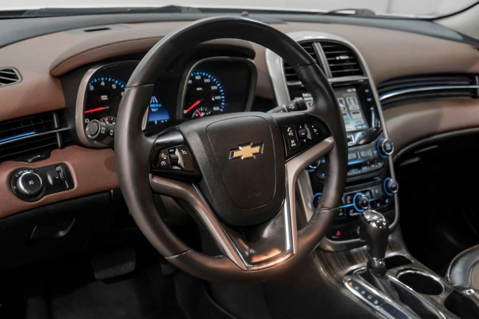 2014 White Diamond Clearcoat /Jet Black/Brownstone Chevrolet Malibu LTZ (1G11J5SX5EF) with an 2.0L 4-Cylinder DGI DOHC VVT Turbocharged engine, Automatic transmission, located at 15300 Midway Rd., Addison, TX, 75001, (972) 702-0011, 32.958321, -96.838074- Photo#20