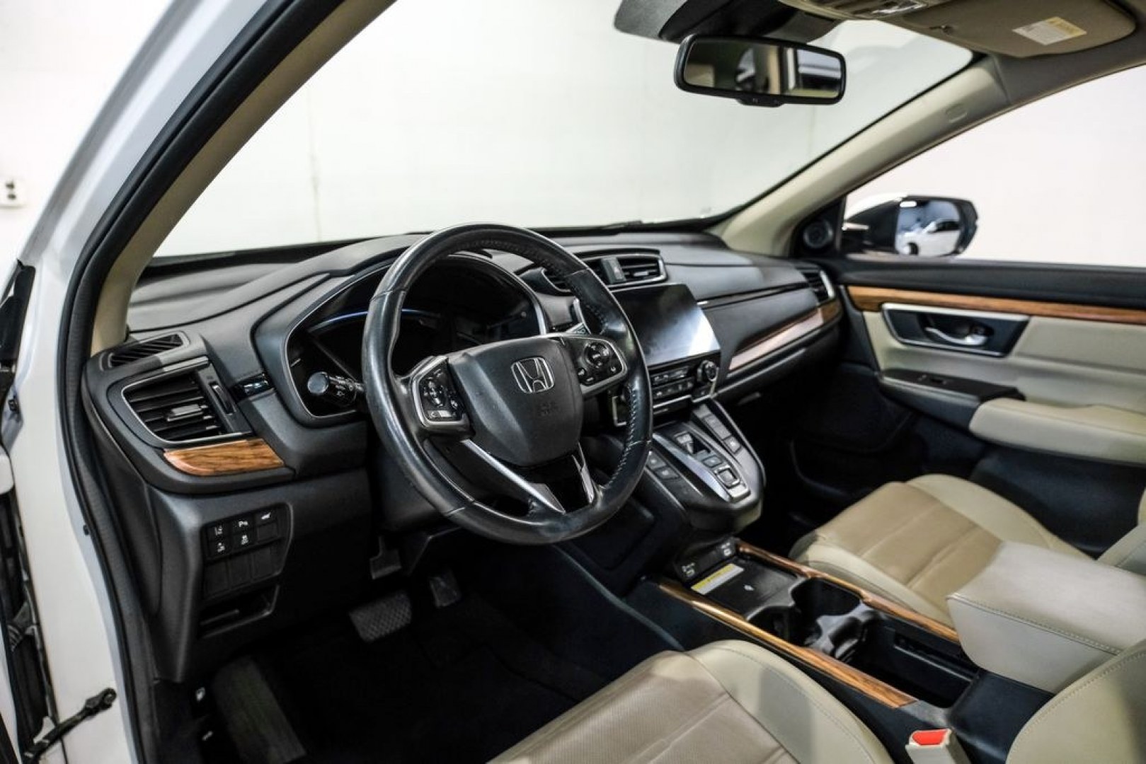 2021 Platinum White Pearl /Ivory Honda CR-V Hybrid Touring (7FART6H9XME) with an 2.0L I4 DOHC 16V engine, CVT transmission, located at 15300 Midway Rd., Addison, TX, 75001, (972) 702-0011, 32.958321, -96.838074- Photo#2