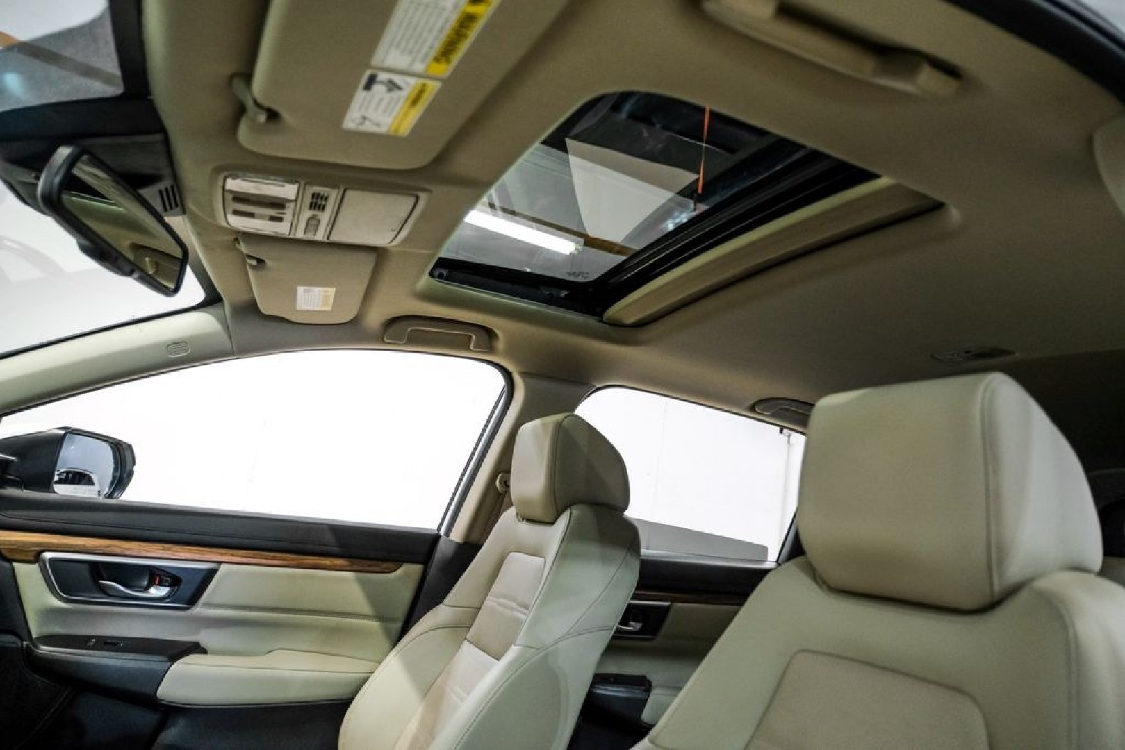 2021 Platinum White Pearl /Ivory Honda CR-V Hybrid Touring (7FART6H9XME) with an 2.0L I4 DOHC 16V engine, CVT transmission, located at 15300 Midway Rd., Addison, TX, 75001, (972) 702-0011, 32.958321, -96.838074- Photo#4