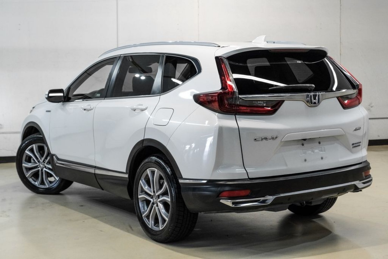 2021 Platinum White Pearl /Ivory Honda CR-V Hybrid Touring (7FART6H9XME) with an 2.0L I4 DOHC 16V engine, CVT transmission, located at 15300 Midway Rd., Addison, TX, 75001, (972) 702-0011, 32.958321, -96.838074- Photo#10