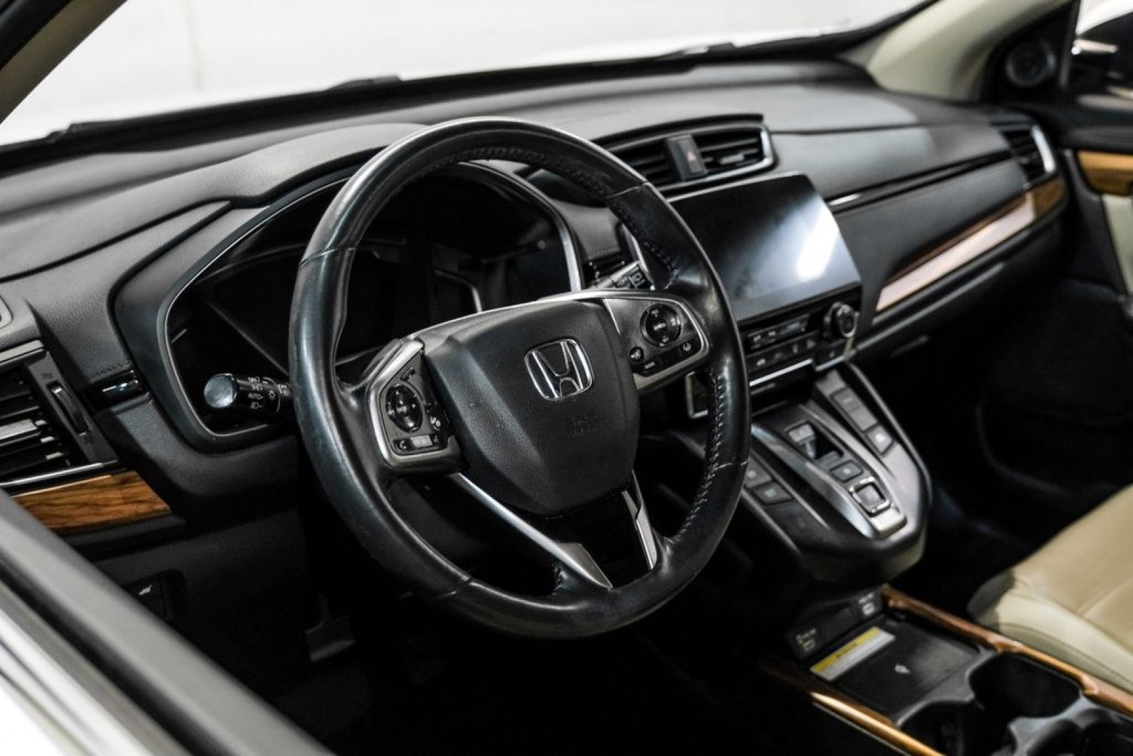 2021 Platinum White Pearl /Ivory Honda CR-V Hybrid Touring (7FART6H9XME) with an 2.0L I4 DOHC 16V engine, CVT transmission, located at 15300 Midway Rd., Addison, TX, 75001, (972) 702-0011, 32.958321, -96.838074- Photo#14
