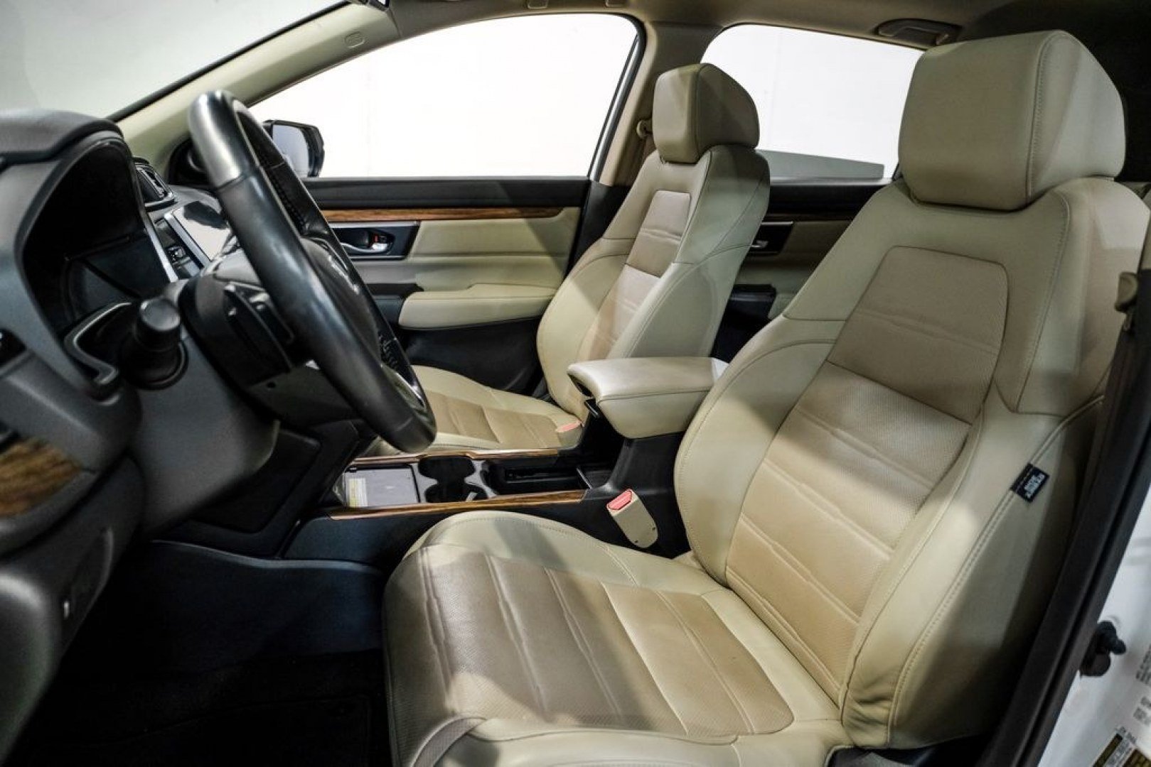 2021 Platinum White Pearl /Ivory Honda CR-V Hybrid Touring (7FART6H9XME) with an 2.0L I4 DOHC 16V engine, CVT transmission, located at 15300 Midway Rd., Addison, TX, 75001, (972) 702-0011, 32.958321, -96.838074- Photo#32