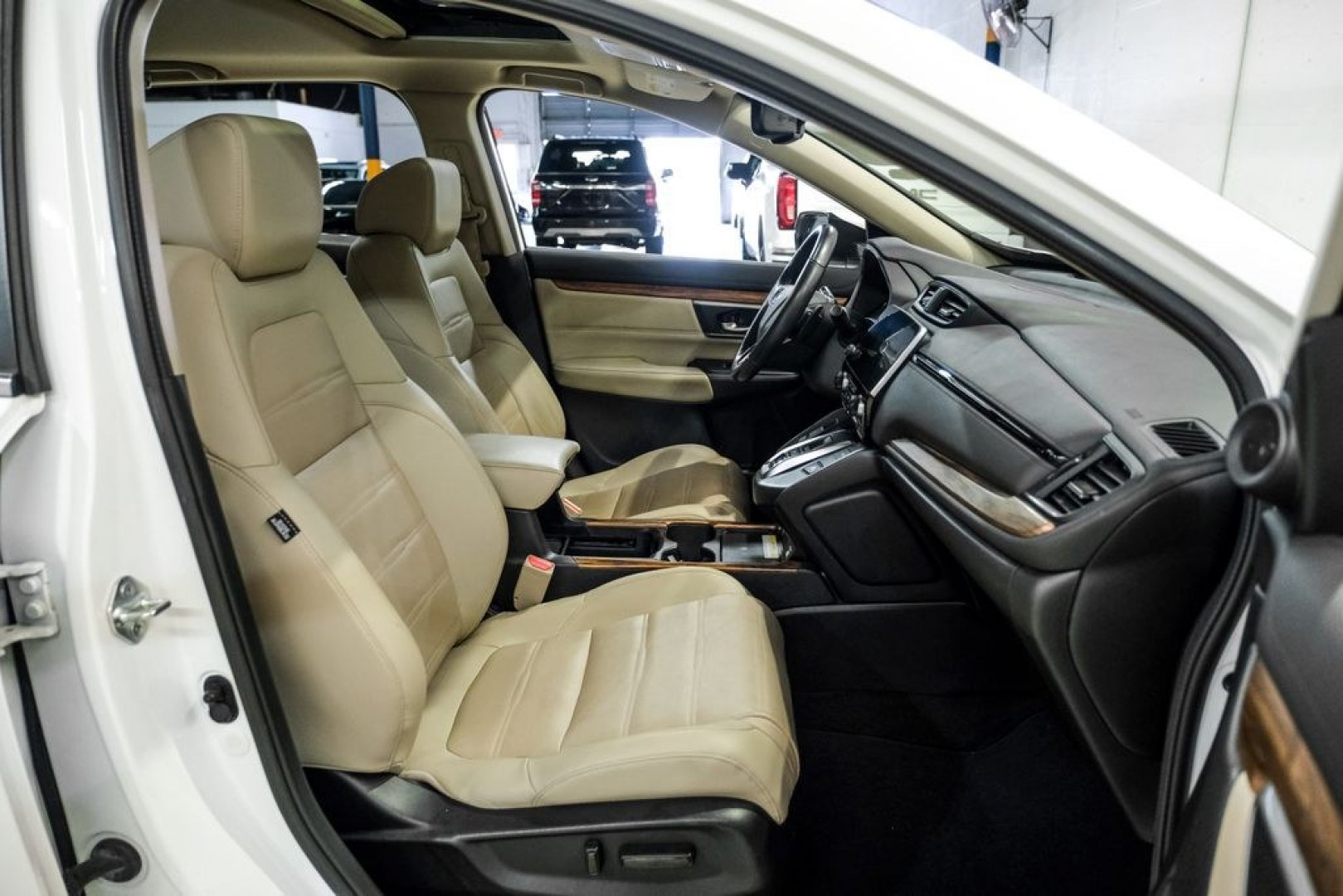 2021 Platinum White Pearl /Ivory Honda CR-V Hybrid Touring (7FART6H9XME) with an 2.0L I4 DOHC 16V engine, CVT transmission, located at 15300 Midway Rd., Addison, TX, 75001, (972) 702-0011, 32.958321, -96.838074- Photo#33