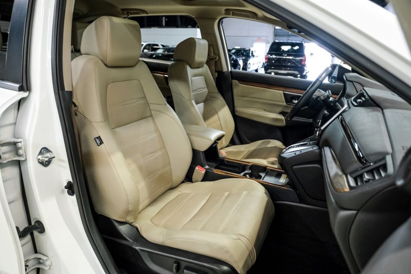 2021 Platinum White Pearl /Ivory Honda CR-V Hybrid Touring (7FART6H9XME) with an 2.0L I4 DOHC 16V engine, CVT transmission, located at 15300 Midway Rd., Addison, TX, 75001, (972) 702-0011, 32.958321, -96.838074- Photo#34
