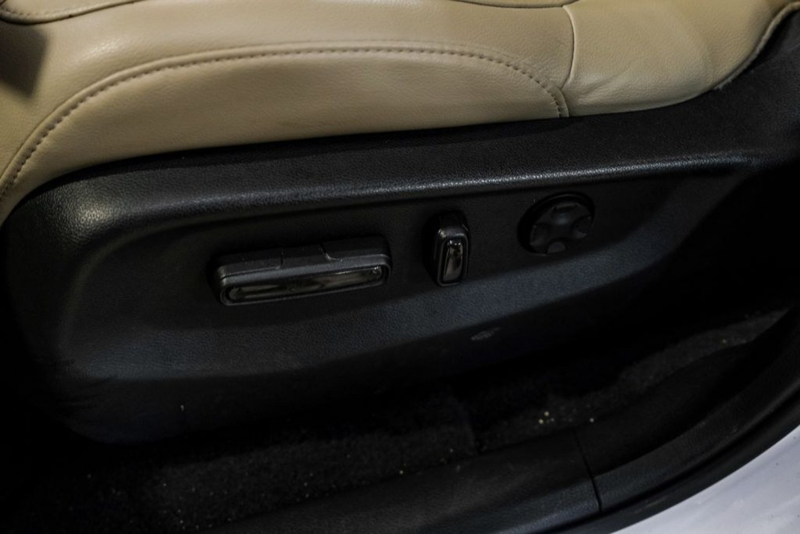 2021 Platinum White Pearl /Ivory Honda CR-V Hybrid Touring (7FART6H9XME) with an 2.0L I4 DOHC 16V engine, CVT transmission, located at 15300 Midway Rd., Addison, TX, 75001, (972) 702-0011, 32.958321, -96.838074- Photo#35