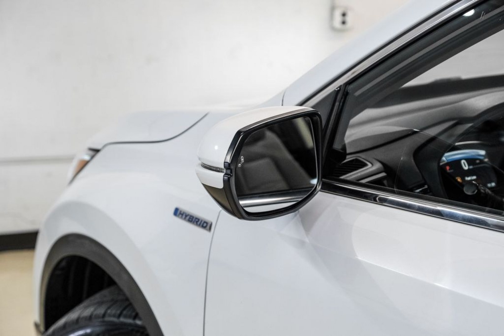 2021 Platinum White Pearl /Ivory Honda CR-V Hybrid Touring (7FART6H9XME) with an 2.0L I4 DOHC 16V engine, CVT transmission, located at 15300 Midway Rd., Addison, TX, 75001, (972) 702-0011, 32.958321, -96.838074- Photo#41