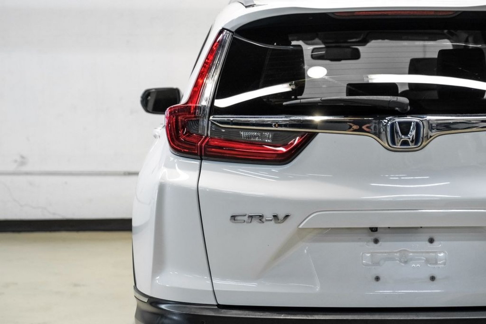 2021 Platinum White Pearl /Ivory Honda CR-V Hybrid Touring (7FART6H9XME) with an 2.0L I4 DOHC 16V engine, CVT transmission, located at 15300 Midway Rd., Addison, TX, 75001, (972) 702-0011, 32.958321, -96.838074- Photo#48