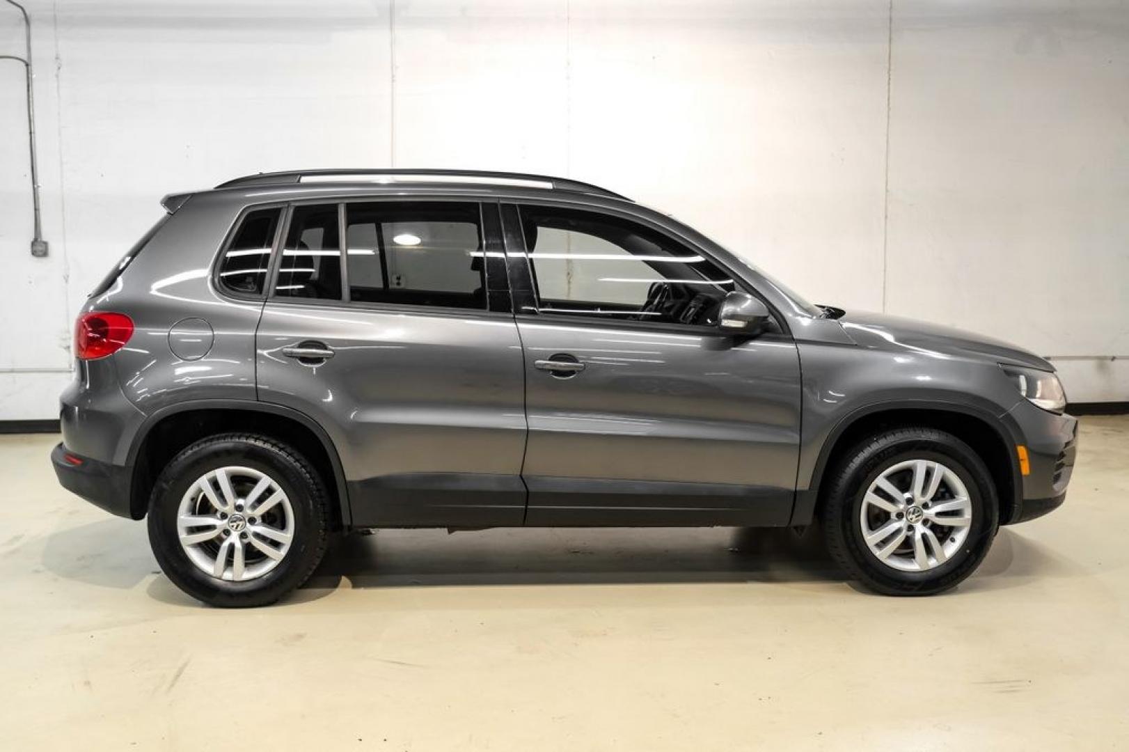 2016 Pepper / Gray /Two-Tone Beige/Black Volkswagen Tiguan S (WVGBV7AX0GW) with an 2.0L 4-Cylinder Turbocharged engine, Automatic transmission, located at 15300 Midway Rd., Addison, TX, 75001, (972) 702-0011, 32.958321, -96.838074- Photo#6