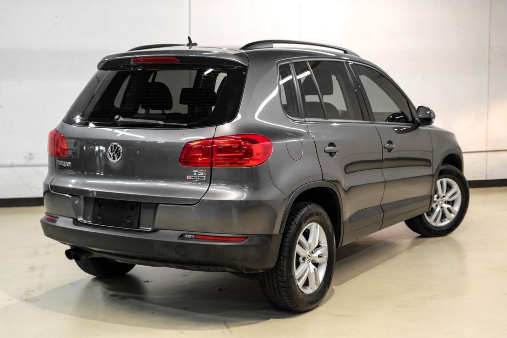 2016 Pepper / Gray /Two-Tone Beige/Black Volkswagen Tiguan S (WVGBV7AX0GW) with an 2.0L 4-Cylinder Turbocharged engine, Automatic transmission, located at 15300 Midway Rd., Addison, TX, 75001, (972) 702-0011, 32.958321, -96.838074- Photo#7
