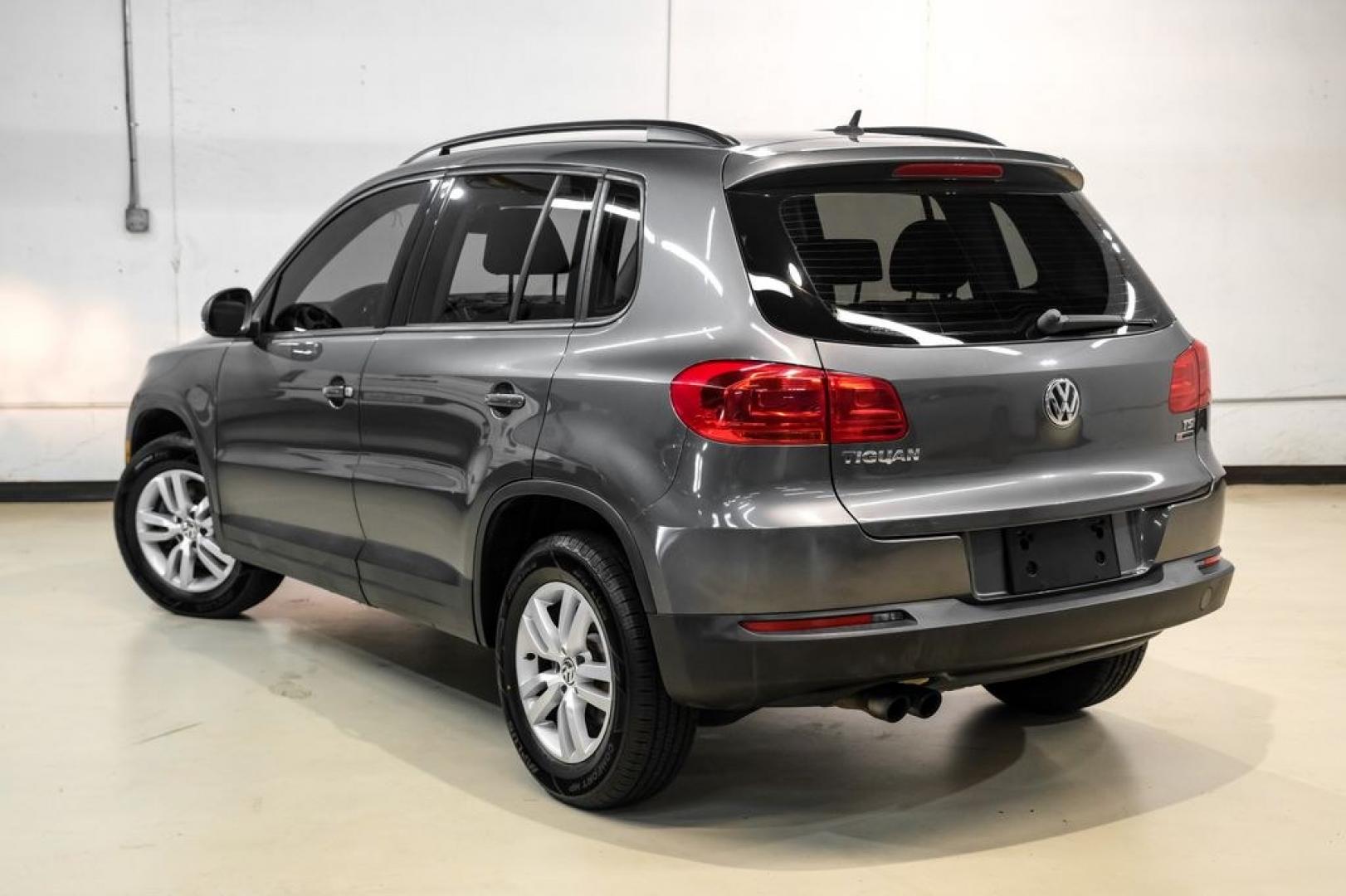 2016 Pepper / Gray /Two-Tone Beige/Black Volkswagen Tiguan S (WVGBV7AX0GW) with an 2.0L 4-Cylinder Turbocharged engine, Automatic transmission, located at 15300 Midway Rd., Addison, TX, 75001, (972) 702-0011, 32.958321, -96.838074- Photo#9