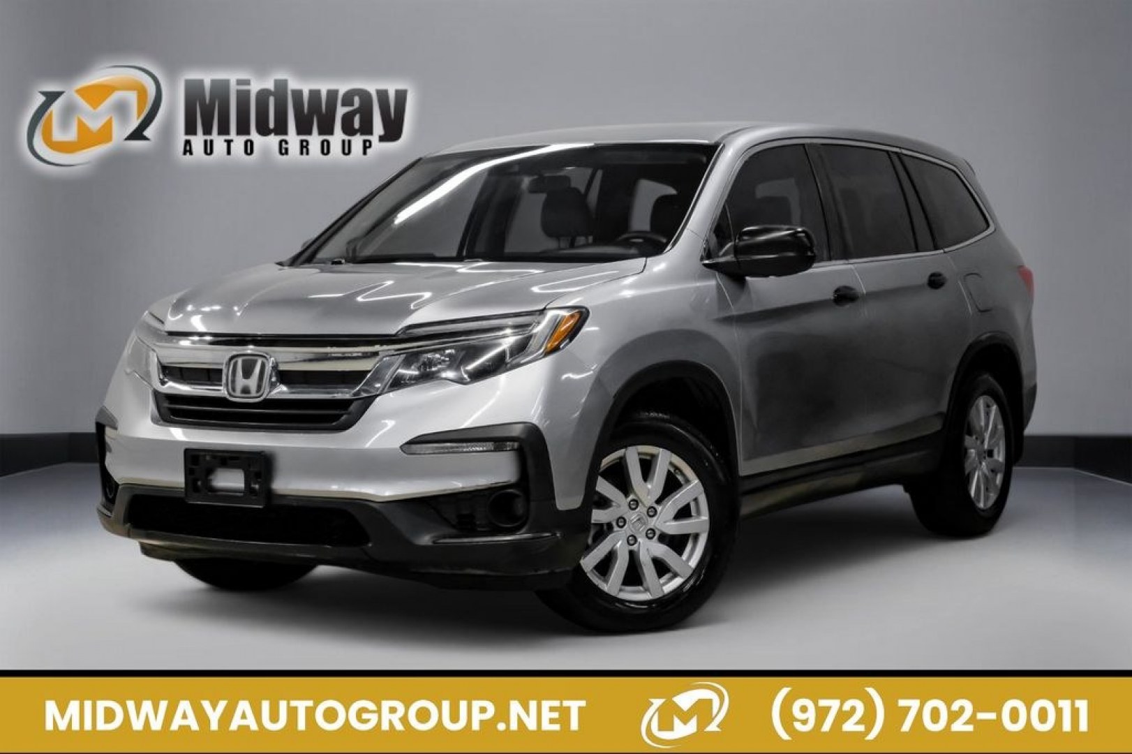 2020 Lunar Silver Metallic /Black Honda Pilot LX (5FNYF5H13LB) with an 3.5L V6 24V SOHC i-VTEC engine, Automatic transmission, located at 15300 Midway Rd., Addison, TX, 75001, (972) 702-0011, 32.958321, -96.838074- Photo#0