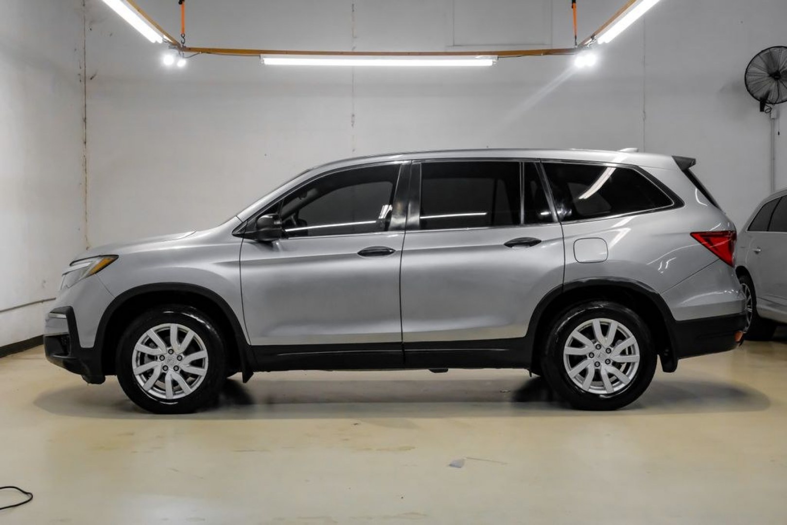 2020 Lunar Silver Metallic /Black Honda Pilot LX (5FNYF5H13LB) with an 3.5L V6 24V SOHC i-VTEC engine, Automatic transmission, located at 15300 Midway Rd., Addison, TX, 75001, (972) 702-0011, 32.958321, -96.838074- Photo#14