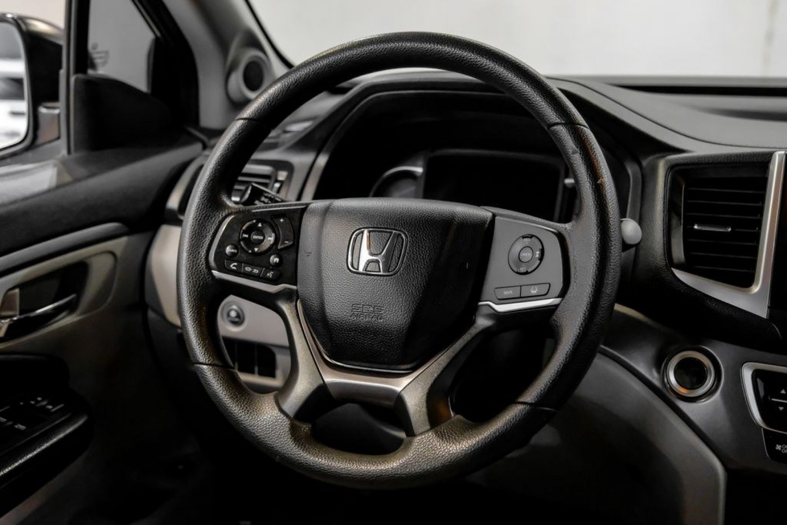 2020 Lunar Silver Metallic /Black Honda Pilot LX (5FNYF5H13LB) with an 3.5L V6 24V SOHC i-VTEC engine, Automatic transmission, located at 15300 Midway Rd., Addison, TX, 75001, (972) 702-0011, 32.958321, -96.838074- Photo#17