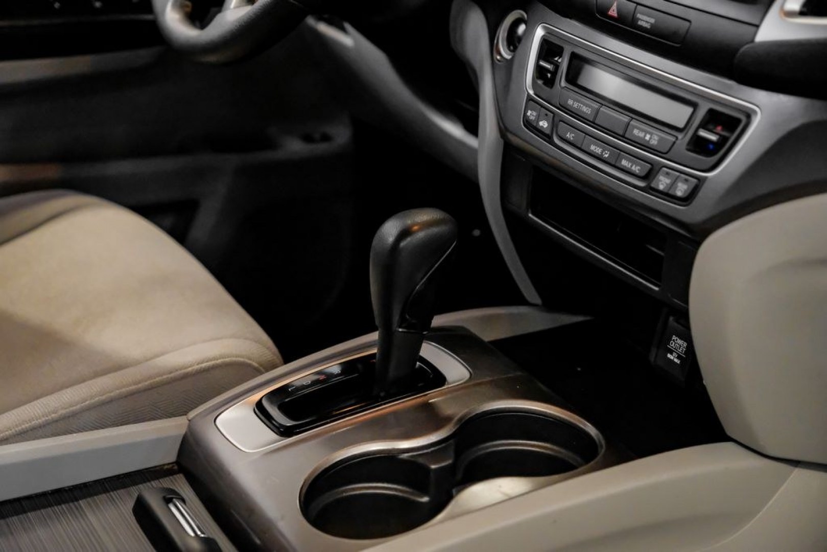 2020 Lunar Silver Metallic /Black Honda Pilot LX (5FNYF5H13LB) with an 3.5L V6 24V SOHC i-VTEC engine, Automatic transmission, located at 15300 Midway Rd., Addison, TX, 75001, (972) 702-0011, 32.958321, -96.838074- Photo#25