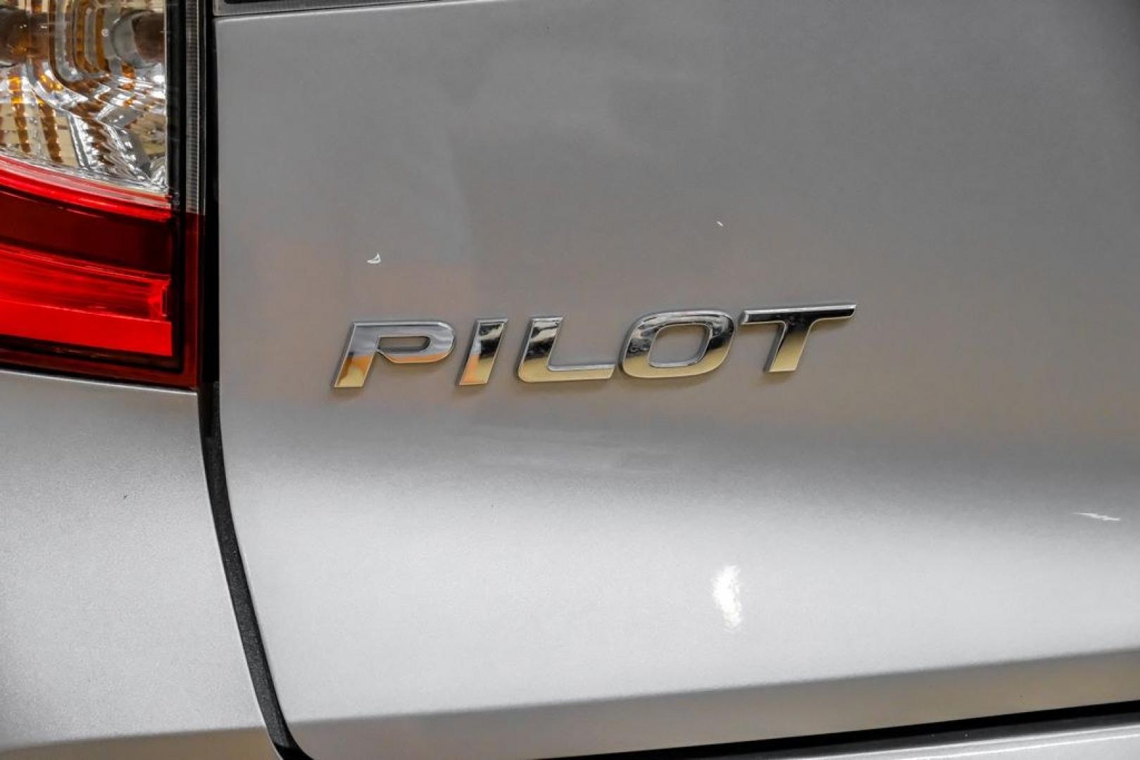 2020 Lunar Silver Metallic /Black Honda Pilot LX (5FNYF5H13LB) with an 3.5L V6 24V SOHC i-VTEC engine, Automatic transmission, located at 15300 Midway Rd., Addison, TX, 75001, (972) 702-0011, 32.958321, -96.838074- Photo#52