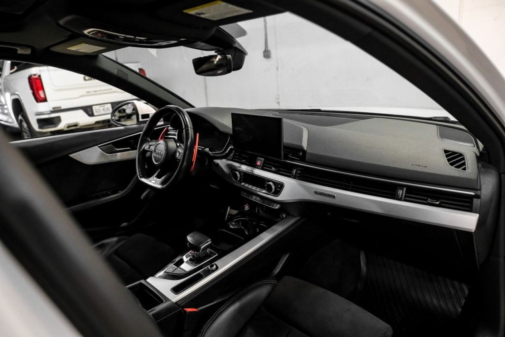 2020 Ibis White /Black Audi A4 45 Premium Plus (WAUENAF48LN) with an 2.0L I4 TFSI DOHC engine, Automatic transmission, located at 15300 Midway Rd., Addison, TX, 75001, (972) 702-0011, 32.958321, -96.838074- Photo#12