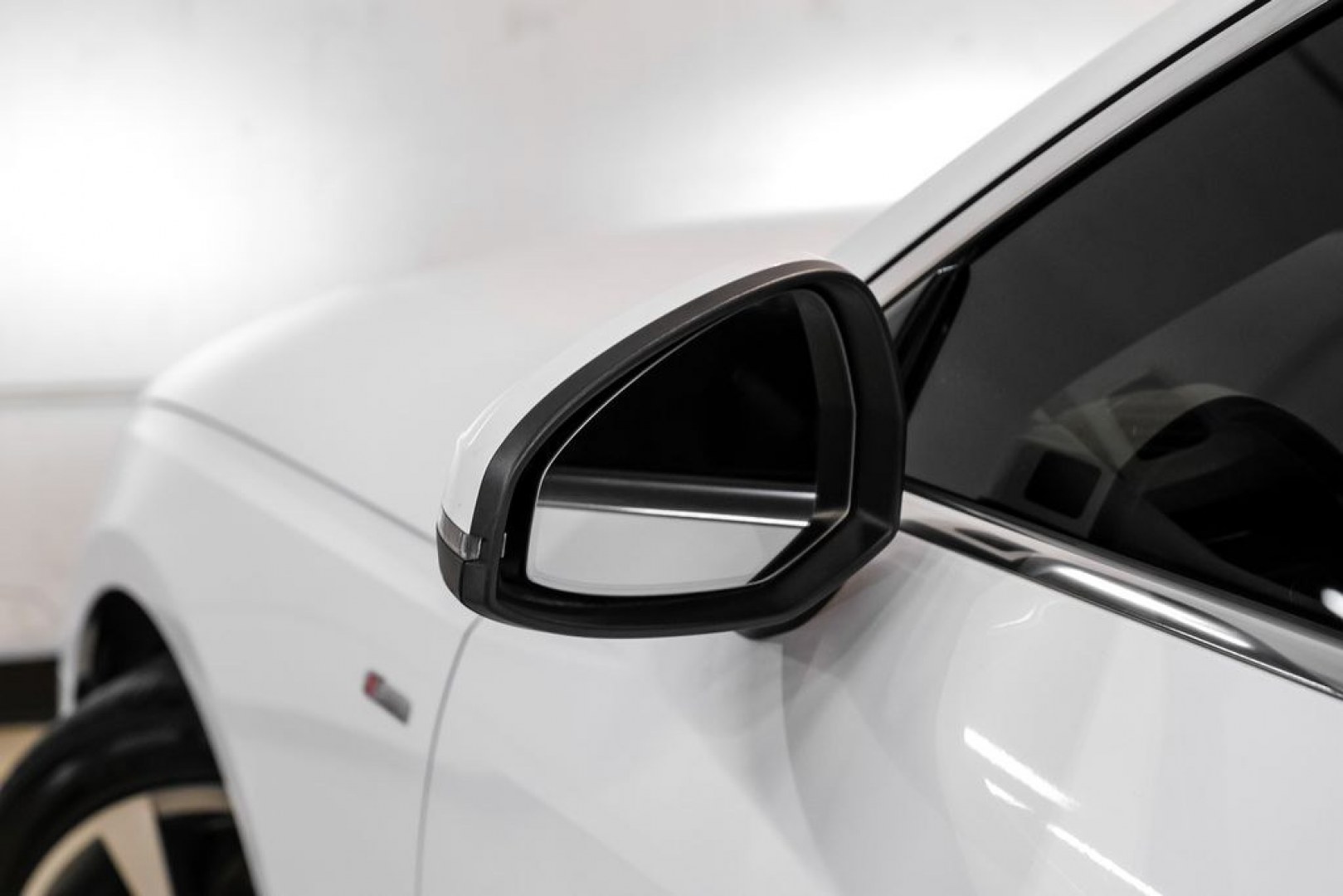2020 Ibis White /Black Audi A4 45 Premium Plus (WAUENAF48LN) with an 2.0L I4 TFSI DOHC engine, Automatic transmission, located at 15300 Midway Rd., Addison, TX, 75001, (972) 702-0011, 32.958321, -96.838074- Photo#40