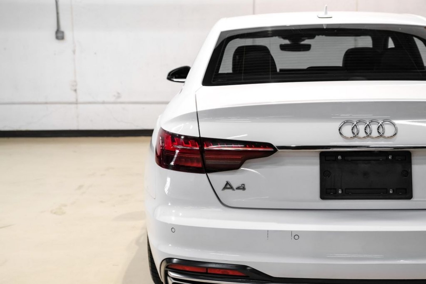 2020 Ibis White /Black Audi A4 45 Premium Plus (WAUENAF48LN) with an 2.0L I4 TFSI DOHC engine, Automatic transmission, located at 15300 Midway Rd., Addison, TX, 75001, (972) 702-0011, 32.958321, -96.838074- Photo#48