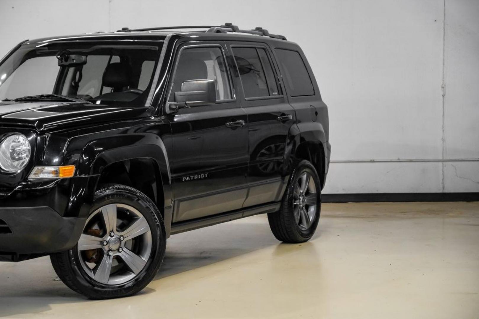 2017 Black Clearcoat /Gray Jeep Patriot Sport (1C4NJPBAXHD) with an 2.0L I4 DOHC 16V Dual VVT engine, CVT transmission, located at 15300 Midway Rd., Addison, TX, 75001, (972) 702-0011, 32.958321, -96.838074- Photo#5