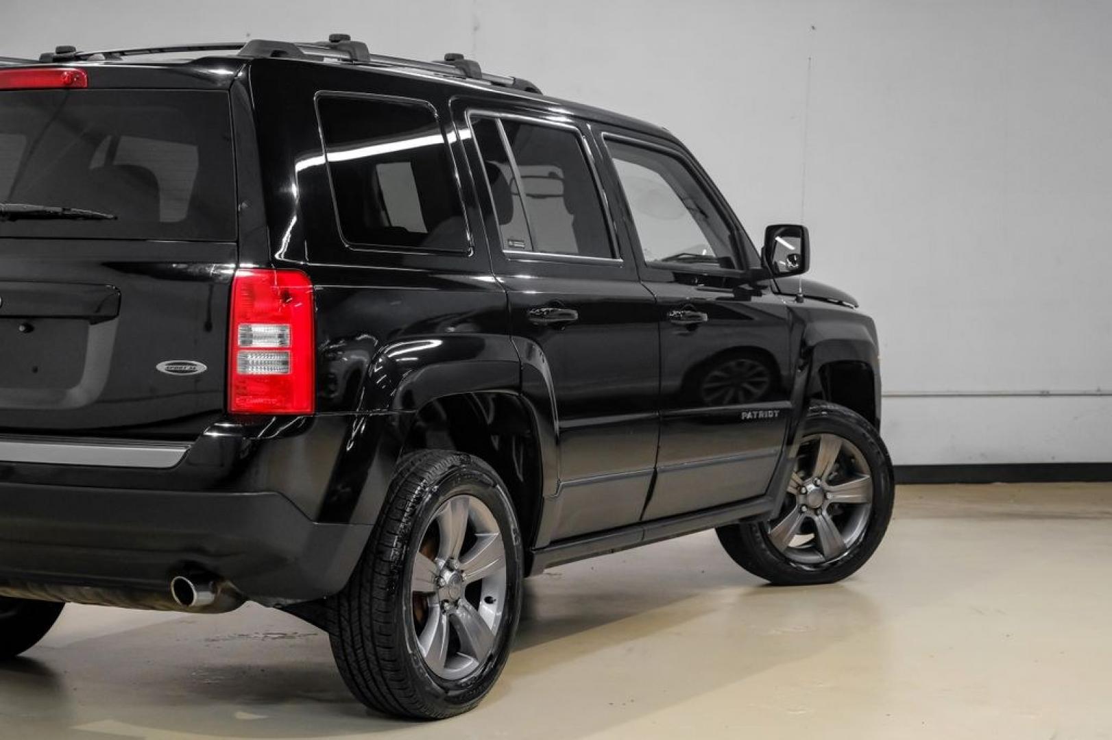 2017 Black Clearcoat /Gray Jeep Patriot Sport (1C4NJPBAXHD) with an 2.0L I4 DOHC 16V Dual VVT engine, CVT transmission, located at 15300 Midway Rd., Addison, TX, 75001, (972) 702-0011, 32.958321, -96.838074- Photo#11