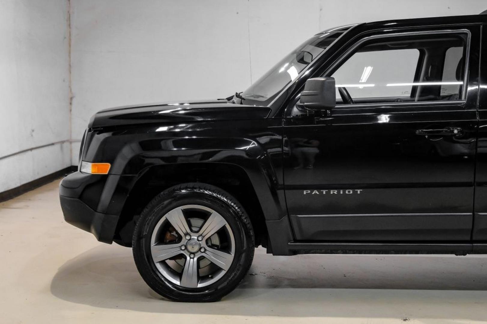 2017 Black Clearcoat /Gray Jeep Patriot Sport (1C4NJPBAXHD) with an 2.0L I4 DOHC 16V Dual VVT engine, CVT transmission, located at 15300 Midway Rd., Addison, TX, 75001, (972) 702-0011, 32.958321, -96.838074- Photo#15