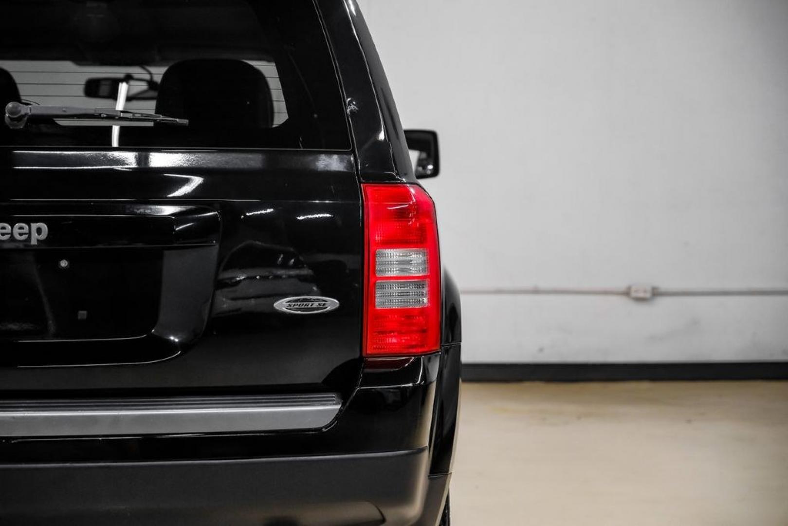 2017 Black Clearcoat /Gray Jeep Patriot Sport (1C4NJPBAXHD) with an 2.0L I4 DOHC 16V Dual VVT engine, CVT transmission, located at 15300 Midway Rd., Addison, TX, 75001, (972) 702-0011, 32.958321, -96.838074- Photo#48