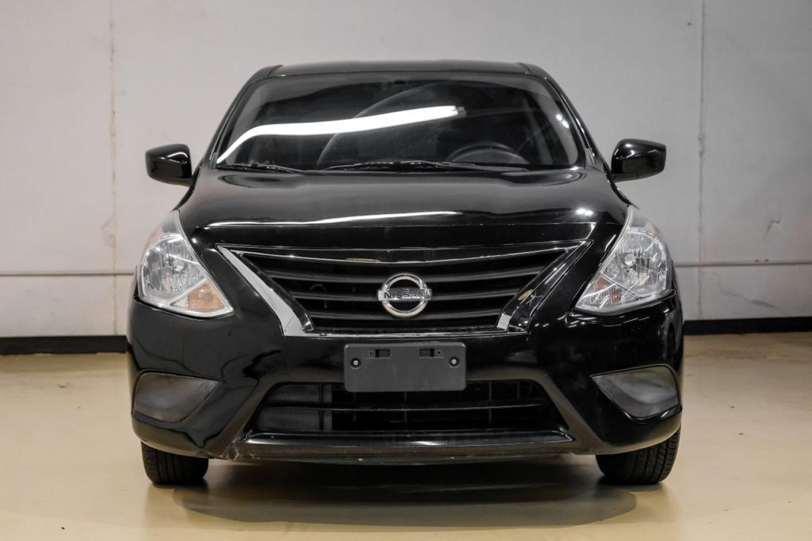 2019 Super Black /Charcoal Nissan Versa 1.6 SV (3N1CN7AP0KL) with an 1.6L 4-Cylinder DOHC 16V engine, CVT transmission, located at 15300 Midway Rd., Addison, TX, 75001, (972) 702-0011, 32.958321, -96.838074- Photo#6