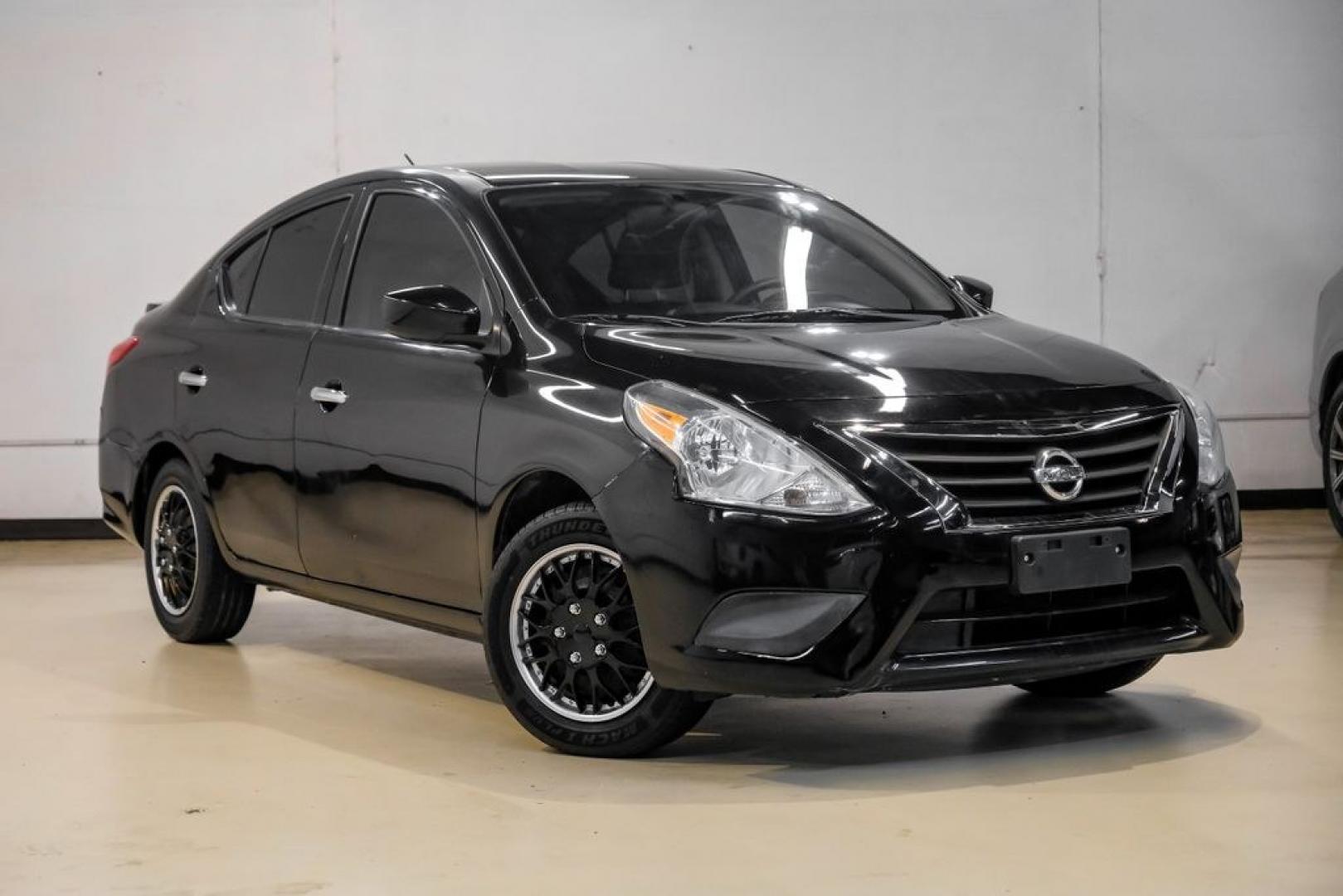 2019 Super Black /Charcoal Nissan Versa 1.6 SV (3N1CN7AP0KL) with an 1.6L 4-Cylinder DOHC 16V engine, CVT transmission, located at 15300 Midway Rd., Addison, TX, 75001, (972) 702-0011, 32.958321, -96.838074- Photo#7